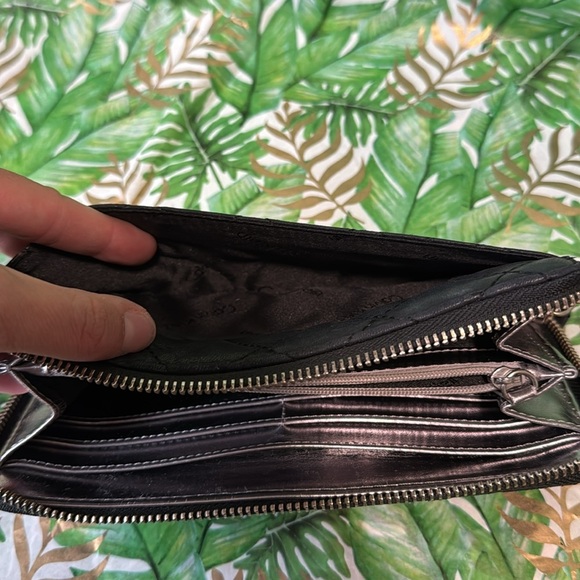 Black Quilted Wallet - Picture 5 of 8